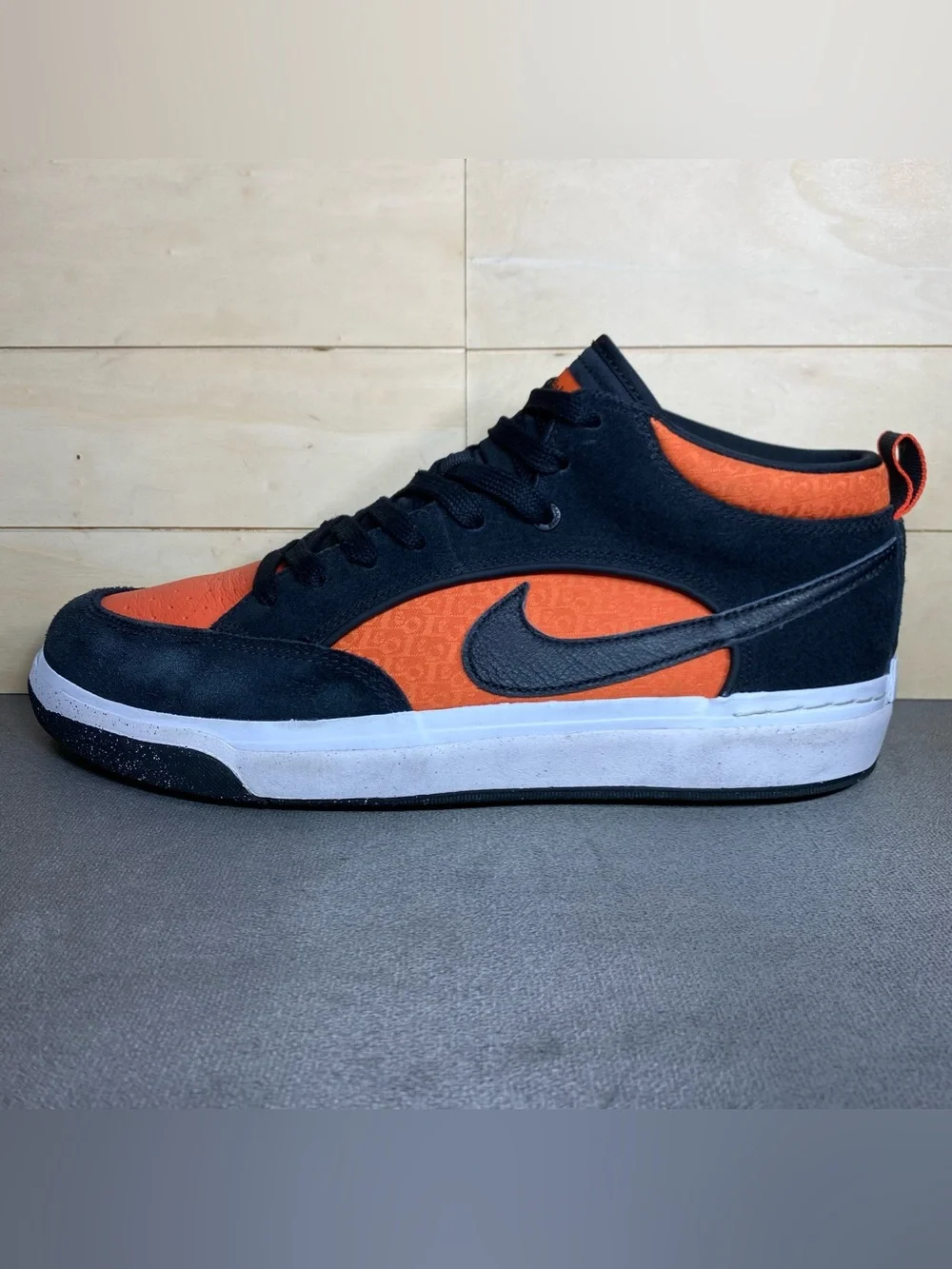 Nike React Leo Baker Black Orange Men's Size 11.5 Skate Shoes Sneaker DX4361-002